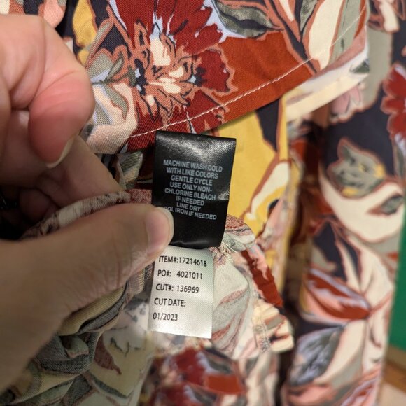 Torrid 2 piece set crop top and skirt size 3 - Picture 9 of 9